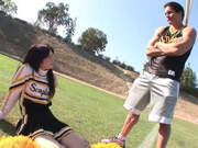 Football Trainer fickt Cheerleader