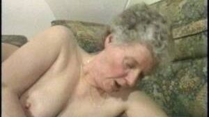 Geiles Bumsen mit deutscher Oma im Vintageclip