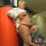 Opa fickt fette Frau im Heizungskeller